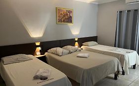 Hotel Tropicália próximo a 25 de março , Brás e Bom Retiro Com estacionamento conveniado ao lado do hotel